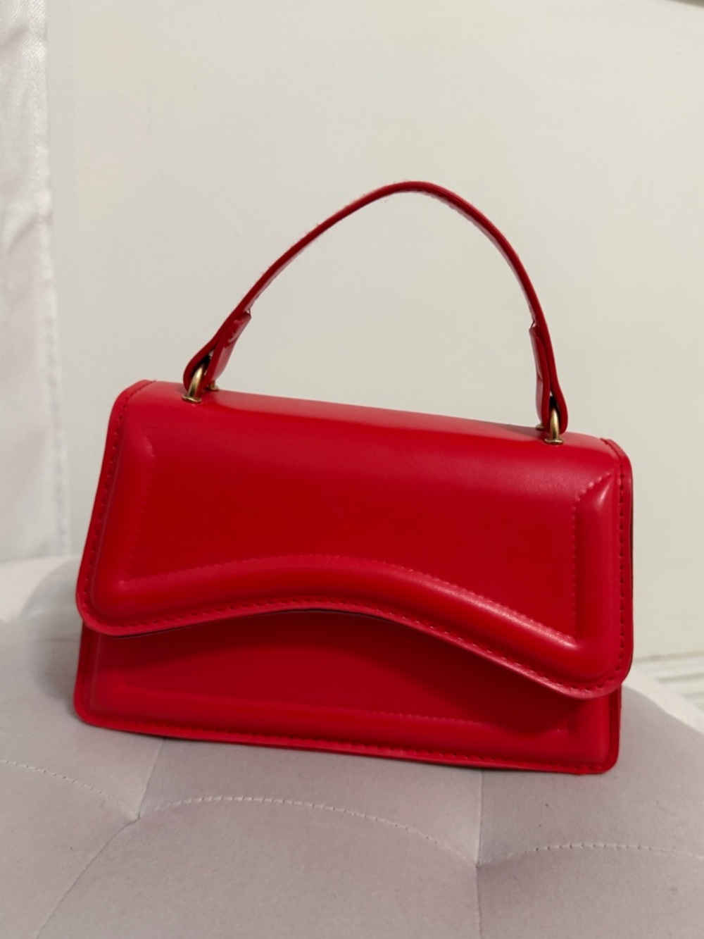 Brand New Red Top-Handle Women's Shoulder Bag NWOT no tag